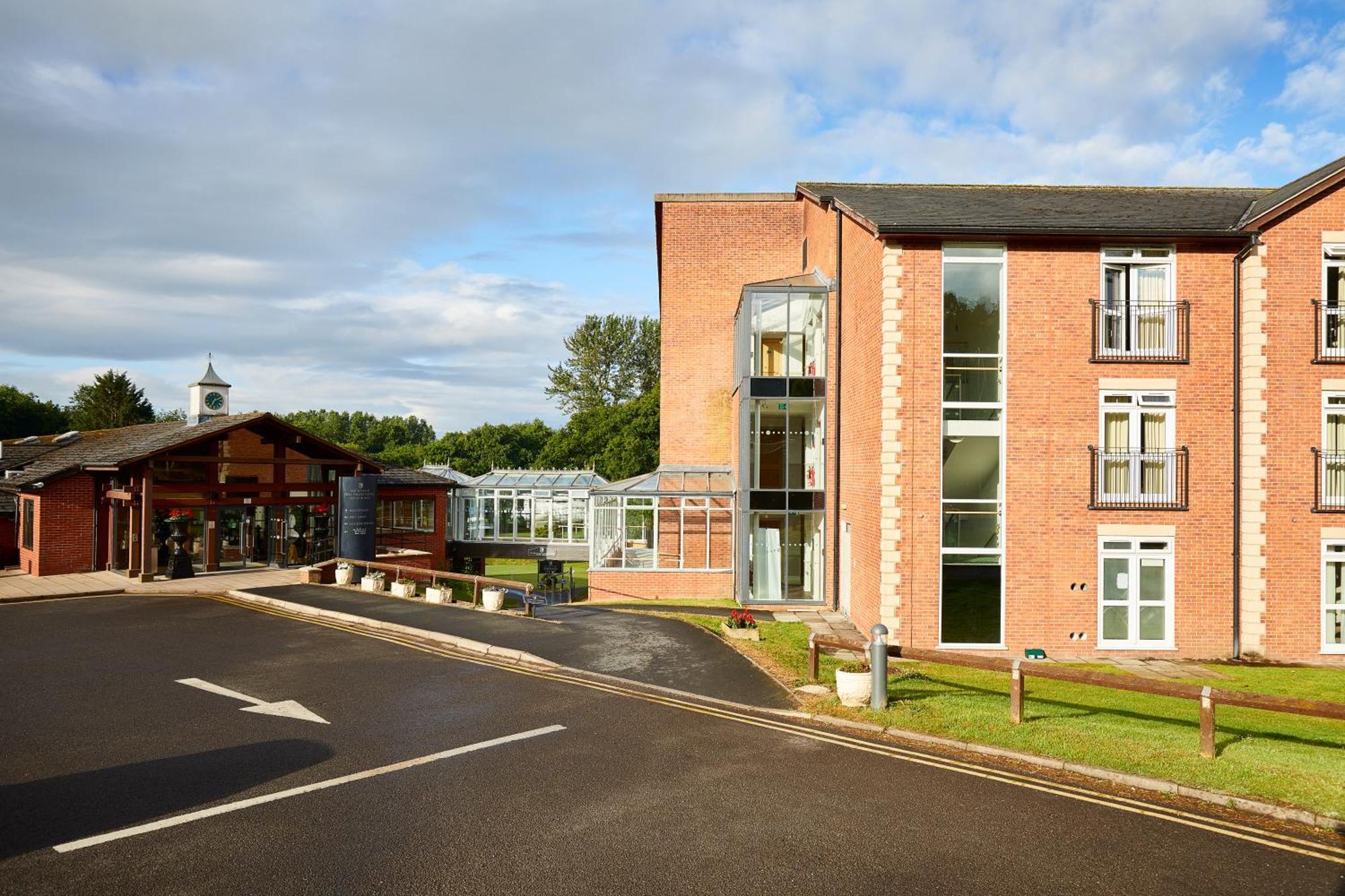 Macdonald Hill Valley Hotel, Golf & Spa Resort Whitchurch  Exterior photo